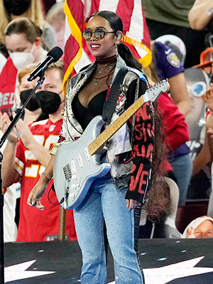 H.E.R. Performs at Super Bowl 2021