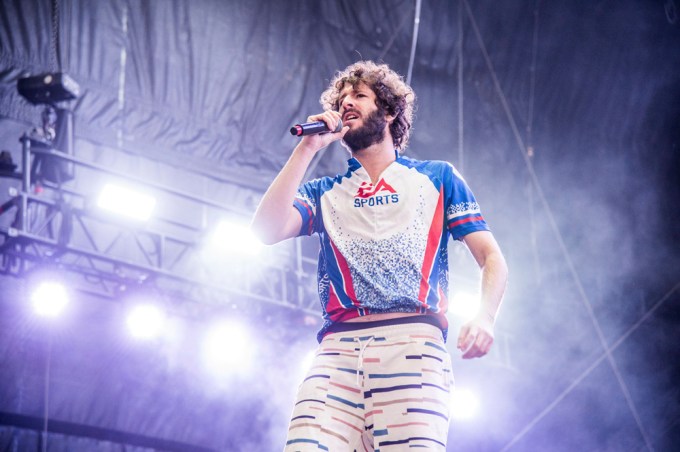 Lil Dicky Performs