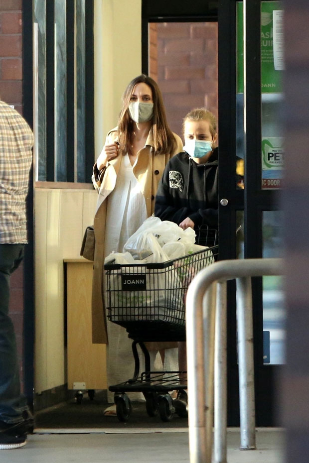 Angelina Jolie shops for sparkling water with daughter Vivienne in our  first sighting of 2022