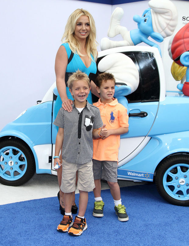 Britney Spears With Sons Sean Jayden Photos With Her Gentleman Hollywood Life