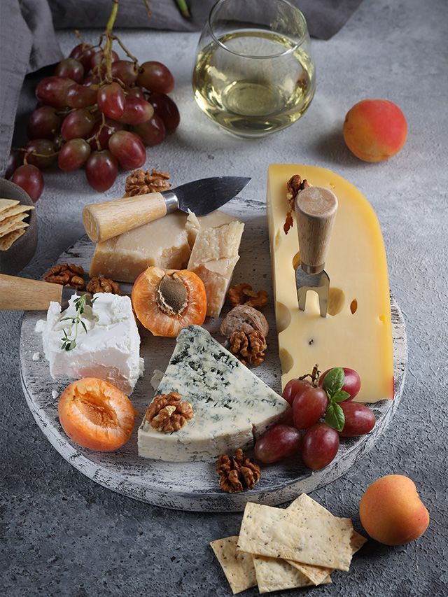 How To Build The Perfect Cheese Board