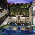 Rihanna Buys $ 13.8 Million Dollar Beverly Hills Mansion