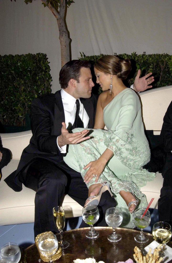 Jennifer Lopez & Ben Affleck Cuddle At The ‘VF’ Oscars Party