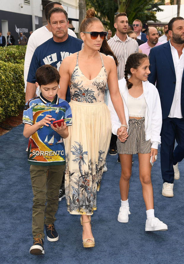 Jennifer Lopez Brings Kids Max And Emme to the Premiere of Home – Shoes Post