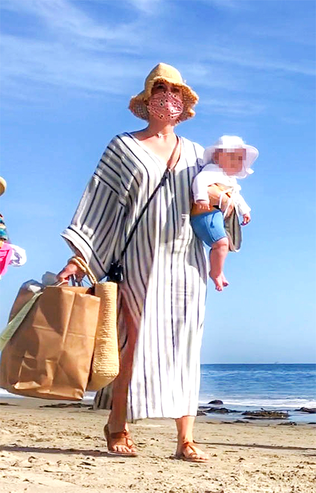 Katy Perry & Daughter, Daisy, Enjoy A Family Beach Together Life