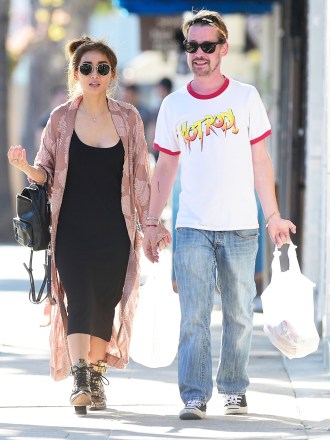 Studio City, CA  - *EXCLUSIVE*  - Happy couple Brenda Song and Macaulay Culkin go shopping in Studio City.Pictured: Brenda Song, Macaulay CulkinBACKGRID USA 11 JULY 2019 BYLINE MUST READ: Hollywood To You / BACKGRIDUSA: +1 310 798 9111 / usasales@backgrid.comUK: +44 208 344 2007 / uksales@backgrid.com*UK Clients - Pictures Containing ChildrenPlease Pixelate Face Prior To Publication*