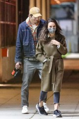 West Hollywood, CA - *EXCLUSIVE* - Ashton Kutcher and Mila Kunis meet friends for sushi at Onizuka LA in West Hollywood. The couple shares a laugh as they say goodbye to their friends as Ashton carries a bottle of wine.Pictured: Ashton Kutcher, Mila KunisBACKGRID USA 2 FEBRUARY 2022 USA: +1 310 798 9111 / usasales@backgrid.comUK: +44 208 344 2007 / uksales@backgrid.com*UK Clients - Pictures Containing ChildrenPlease Pixelate Face Prior To Publication*