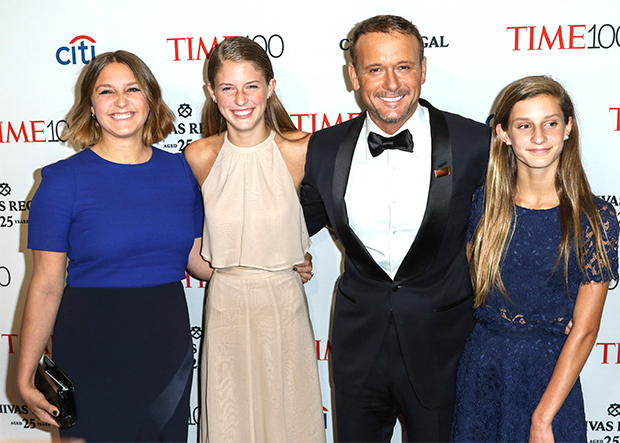 Tim McGraw and daughters