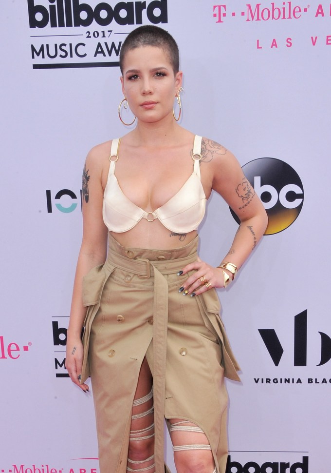 Halsey at the 2017 Billboard Music Awards