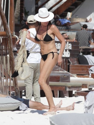 EXCLUSIVE: Real Housewives of New York star Luann de Lesseps shows off her bikini body as she hits the beach in Tulum, Mexico. 02 Jan 2022 Pictured: Luann de Lesseps. Photo credit: MEGA TheMegaAgency.com +1 888 505 6342 (Mega Agency TagID: MEGA817296_034.jpg) [Photo via Mega Agency]