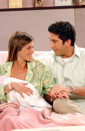 FRIENDS, Jennifer Aniston, David Schwimmer, 'The One Where No One Proposes', (Season 9, epis. #901, aired 09-26-2002), 1994-2004, © Warner Bros. / Courtesy: Everett Collection
