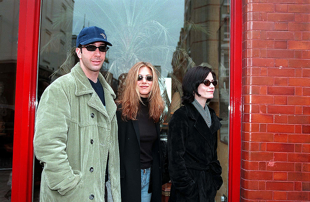 STARS SHOPPING IN OXFORD STREET, LONDON, BRITAIN - 1999