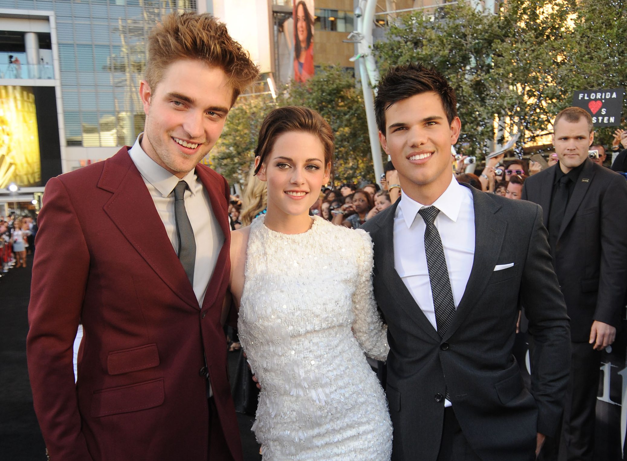 'Twilight' Cast Then & Now: Photos of Kristen Stewart, Robert Pattinson & More