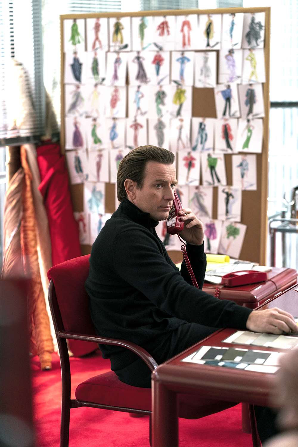 HALSTON (L to R) EWAN MCGREGOR as HALSTON in episode 105 of HALSTON. Cr. ATSUSHI NISHIJIMA/NETFLIX © 2021