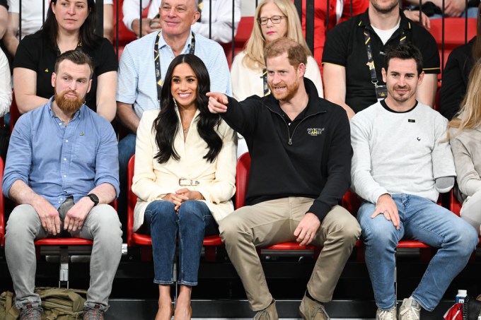 Prince Harry & Duchess Meghan Watch Volleyball At The Invictus Games