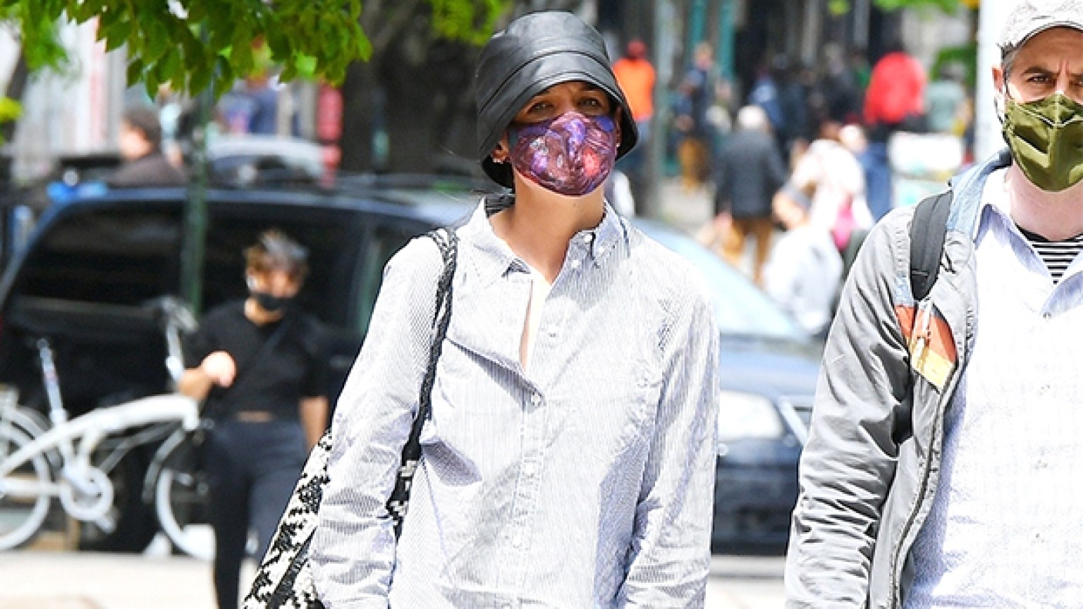 Katie Holmes Rocks Shorts & Uggs While Out And About In NYC — Pics