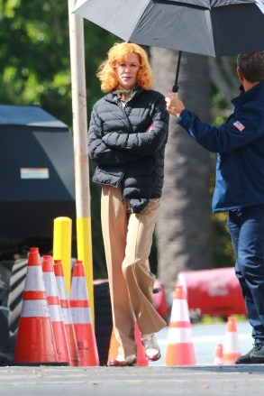 Los Angeles, CA - *EXCLUSIVE* - Actors Javier Bardem and Nicole Kidman channel their 'I Love Lucy' characters as they continue filming 'Being the Ricardos' in Los Angeles.Pictured: Nicole KidmanBACKGRID USA 28 APRIL 2021 USA: +1 310 798 9111 / usasales@backgrid.comUK: +44 208 344 2007 / uksales@backgrid.com*UK Clients - Pictures Containing ChildrenPlease Pixelate Face Prior To Publication*