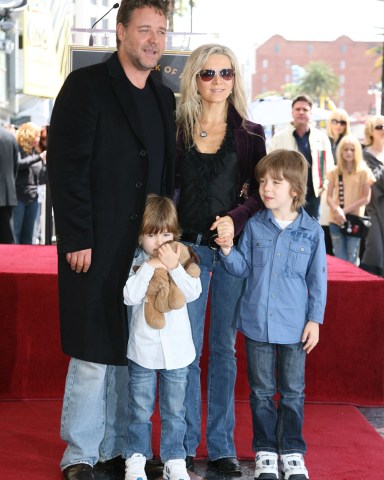 Russell Crowe, Danielle Spencer, Tennyson Crowe and Charlie Crowe
Russell Crowe Walk of Fame Star Ceremony, Hollywood, California, America - 12 Apr 2010