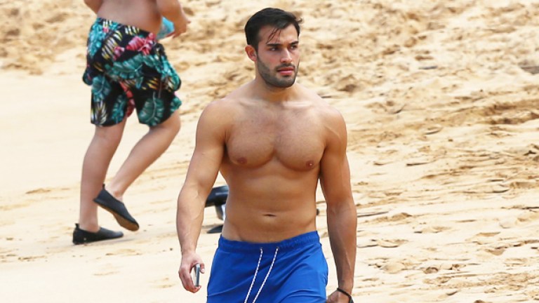 Britney Spears’ BF Sam Asghari Runs Shirtless Along The Beach In Maui ...