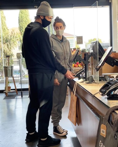 Santa Monica, CA  - *EXCLUSIVE* Fresh-faced Shailene Woodley and Aaron Rodgers go shopping at Erewhon Market in Santa Monica.

Pictured: Shailene Woodley, Aaron Rodgers

BACKGRID USA 10 MAY 2021 

BYLINE MUST READ: Poersch / BACKGRID

USA: +1 310 798 9111 / usasales@backgrid.com

UK: +44 208 344 2007 / uksales@backgrid.com

*UK Clients - Pictures Containing Children
Please Pixelate Face Prior To Publication*