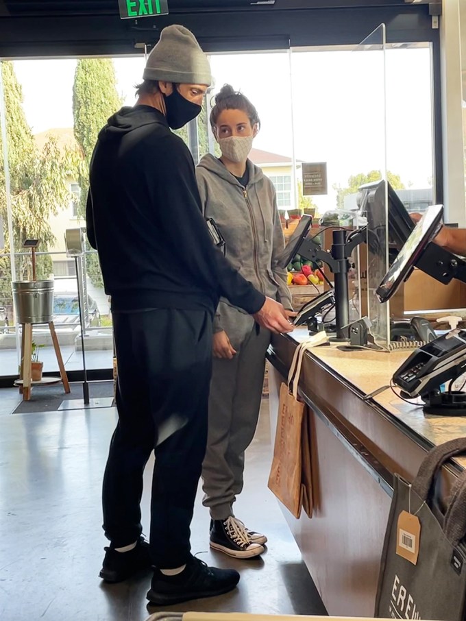 Shailene Woodley & Aaron Rodgers Grocery Shopping