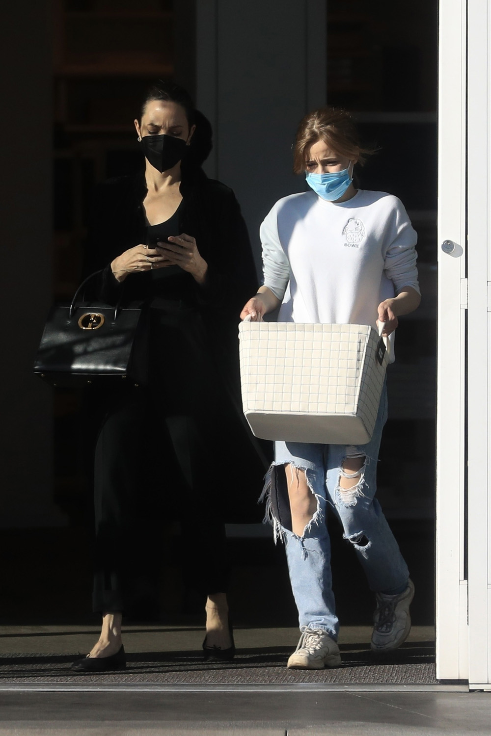 *EXCLUSIVE* Angelina Jolie and daughter Shiloh Jolie-Pitt shop at the Container Store in WeHo