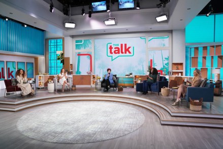 "The Talk," Friday, February 19th, 2021 on the CBS Television Network. 

From left, Elaine Welteroth, Carrie Ann Inaba,  Sharon Osbourne, Sheryl Underwood and Amanda Kloots, shown. Guests: Storm Reid and Ross Butler. 

Photo: Monty Brinton/CBS 
@2021 CBS Broadcasting, Inc. All Rights Reserved.