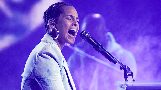 Alicia Keys At Billboard Awards 21 See Her Fashion Statement Hollywood Life