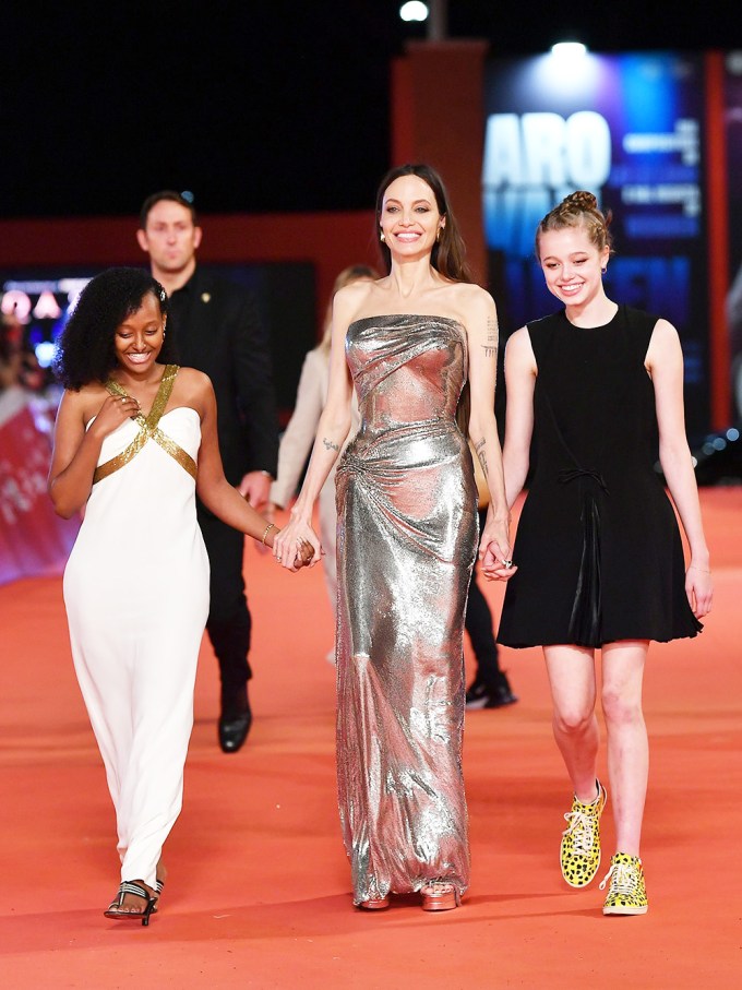 Angelina Jolie Holding Hands With Shiloh & Zahara