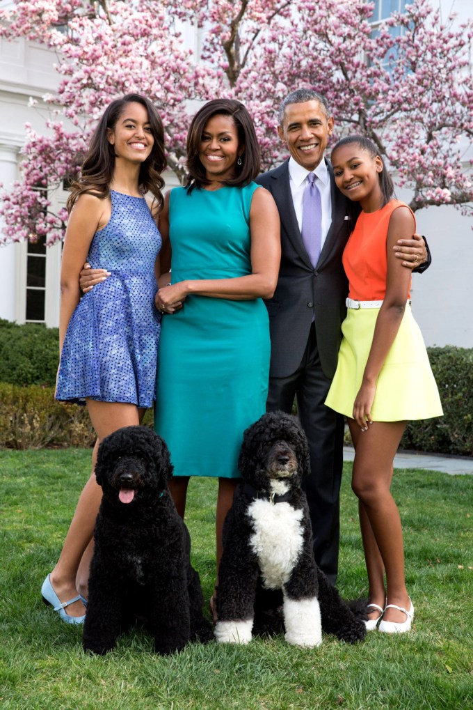 Bo Obama is seen with Barack, Michelle, Malia, Sasha & Sunny
