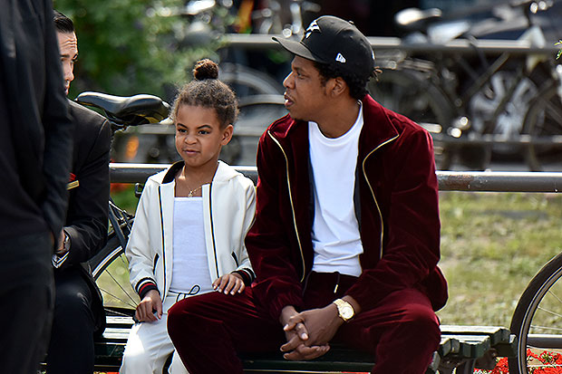 Jay-Z and daughter Blue Ivy 📸😍 - We Love The 90s - Urban Music