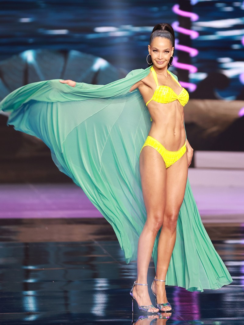 Miss Dominican Republic Kimberly Jimenez Miss Universe Swimsuit Competition See Contestants Rock Bikinis More Hollywood Life