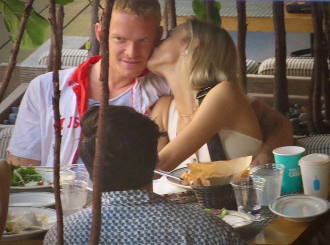 Marloes Stevens Kissing Cody Simpson