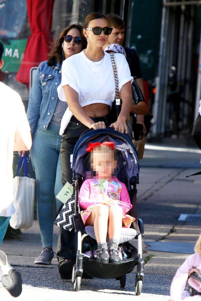 Irina Shayk In A White Crop Top With Her Daughter Lea