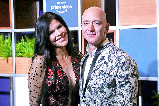 Jeff Bezos And Lauren Sanchez Engaged After Two Years Of Dating Hollywood Life