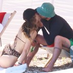 Jessica Biel Justin Timberlake PDA Beach