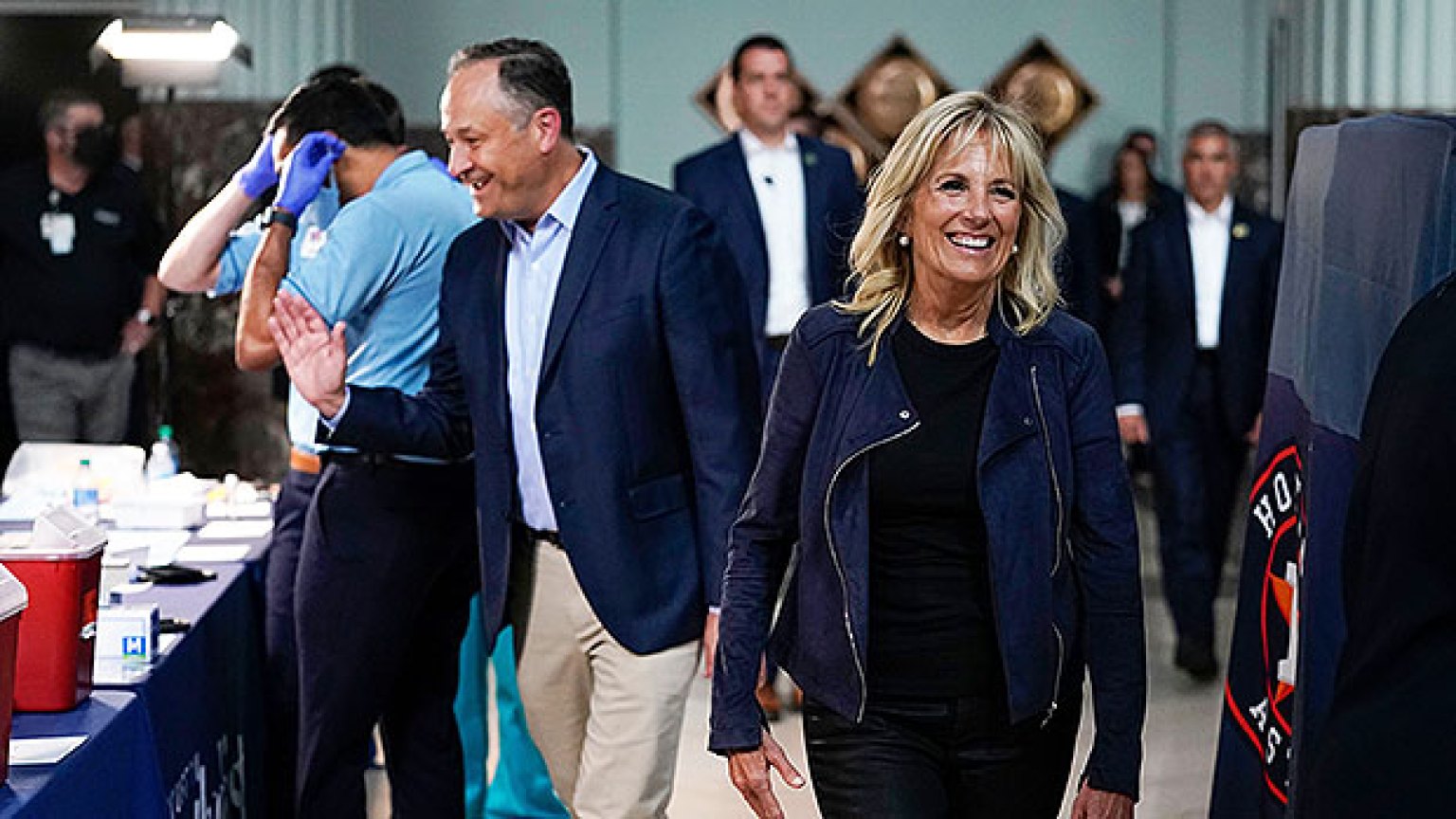 Jill Biden & Doug Emhoff Enjoy Beers At Astros Game Photos Hollywood