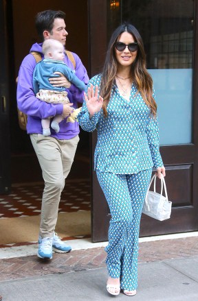 Please hide the child's face prior to the publication - Actress Olivia Munn with her boyfriend john Mulaney and their new baby boy Malcolm leaving their hotel in Tribeca, New York City, NY, USA on June 25, 2022. Photo by Dylan Travis/ABACAPRESS.COMPictured: Olivia Munn,John MulaneyRef: SPL5321926 250622 NON-EXCLUSIVEPicture by: AbacaPress / SplashNews.comSplash News and PicturesUSA: +1 310-525-5808London: +44 (0)20 8126 1009Berlin: +49 175 3764 166photodesk@splashnews.comUnited Arab Emirates Rights, Australia Rights, Bahrain Rights, Canada Rights, Greece Rights, India Rights, Israel Rights, South Korea Rights, New Zealand Rights, Qatar Rights, Saudi Arabia Rights, Singapore Rights, Thailand Rights, Taiwan Rights, United Kingdom Rights, United States of America Rights