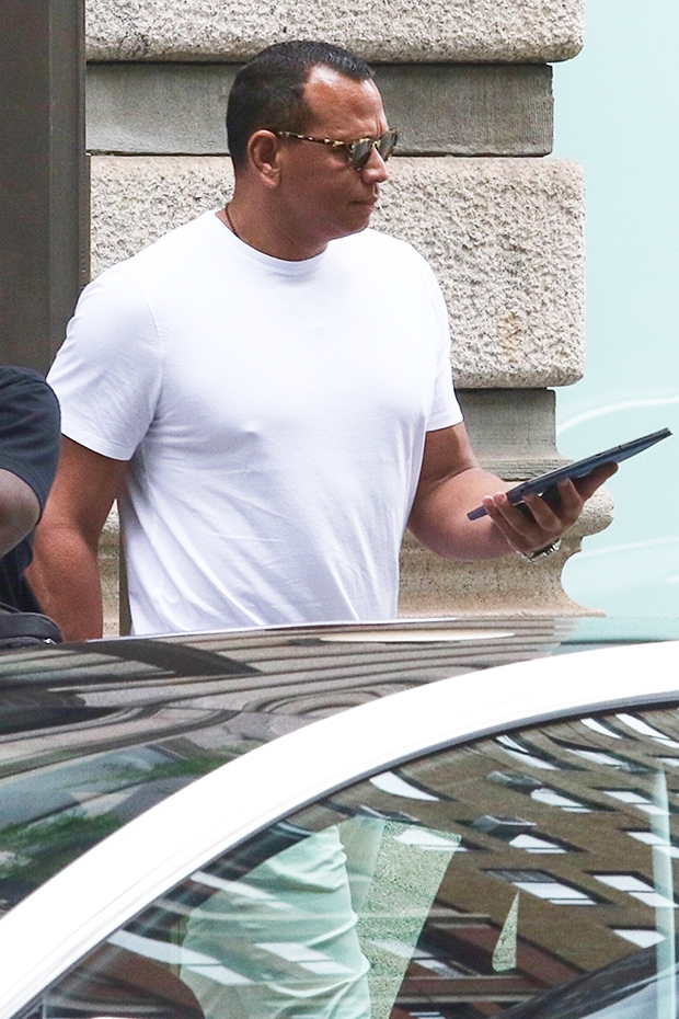 Alex Rodriguez Shows Off Muscles Leaving Katie Holmes' Apartment –  Hollywood Life