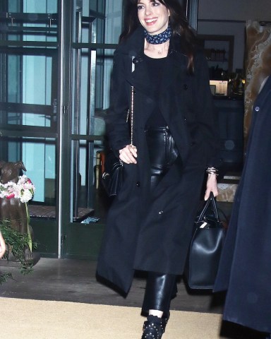 New York City, NY - Anne Hathaway seen exiting her hotel while on a press tour for 'WeCrashed' in New York City.Pictured: Anne HathawayBACKGRID USA 9 MARCH 2022 BYLINE MUST READ: MediaPunch / BACKGRIDUSA: +1 310 798 9111 / usasales@backgrid.comUK: +44 208 344 2007 / uksales@backgrid.com*UK Clients - Pictures Containing ChildrenPlease Pixelate Face Prior To Publication*