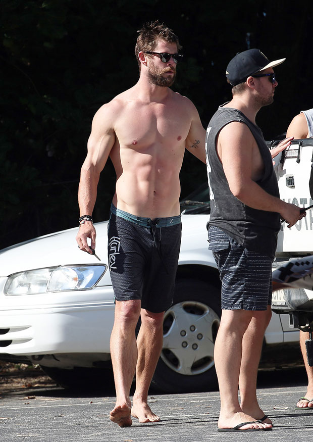 Chris Hemsworth's Arm Muscles Look Built In Photo From 'Thor' Film