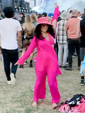 Indio, CA  - *EXCLUSIVE*  - Actress Vanessa Hudgens shows off her moves on day two at the Coachella 2022 Music Festival in Indio, CA.Pictured: Vanessa HudgensBACKGRID USA 16 APRIL 2022 BYLINE MUST READ: BACKGRIDUSA: +1 310 798 9111 / usasales@backgrid.comUK: +44 208 344 2007 / uksales@backgrid.com*UK Clients - Pictures Containing ChildrenPlease Pixelate Face Prior To Publication*
