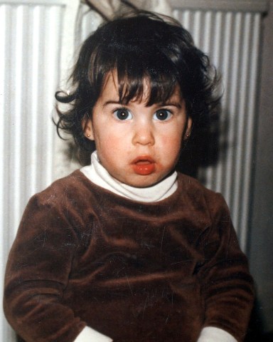 Amy Winehouse at the age of 2 in 1985
AMY WINEHOUSE - 1980S