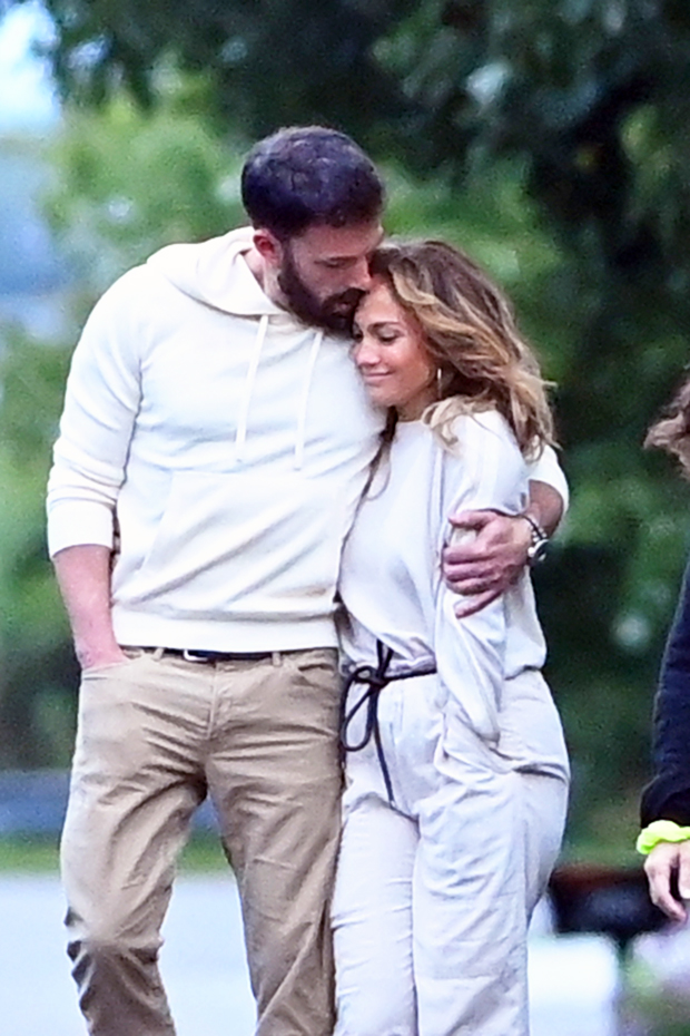 Ben Affleck Wraps His Arm Around Jlo And The Couple Goes Ig Official At Leah Reminis Birthday 6685