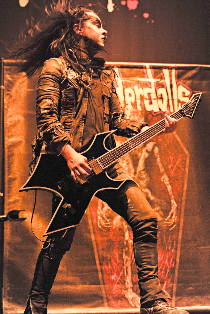 Joey Jordison plays guitar