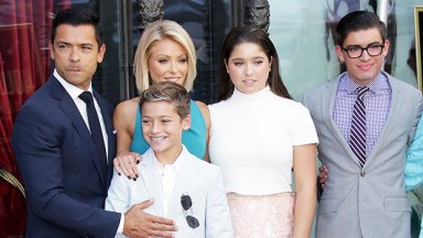 Mark Consuelos & Kelly Ripa with their kids