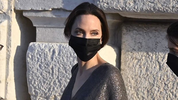 Akkumulerede Hurtig Konsekvenser Angelina Jolie Rocks Sparkly Maxi Dress While Touring Venice, Italy –  Hollywood Life