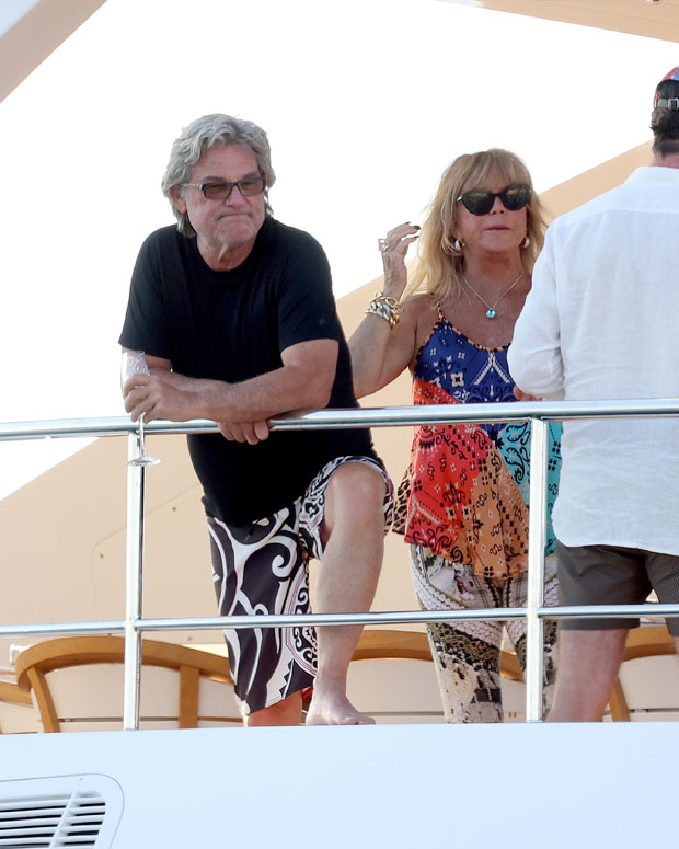 Goldie Hawn And Kurt Russell Kiss While Aboard A Yacht In St Tropez Hollywood Life 