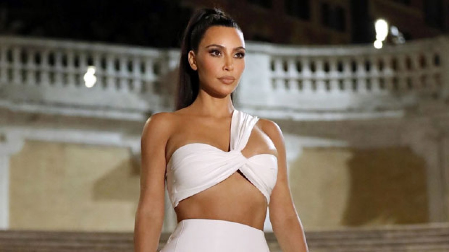 Kim Kardashian Wears White Crop Top And Mini Skirt In Rome Pics Hollywood Life 