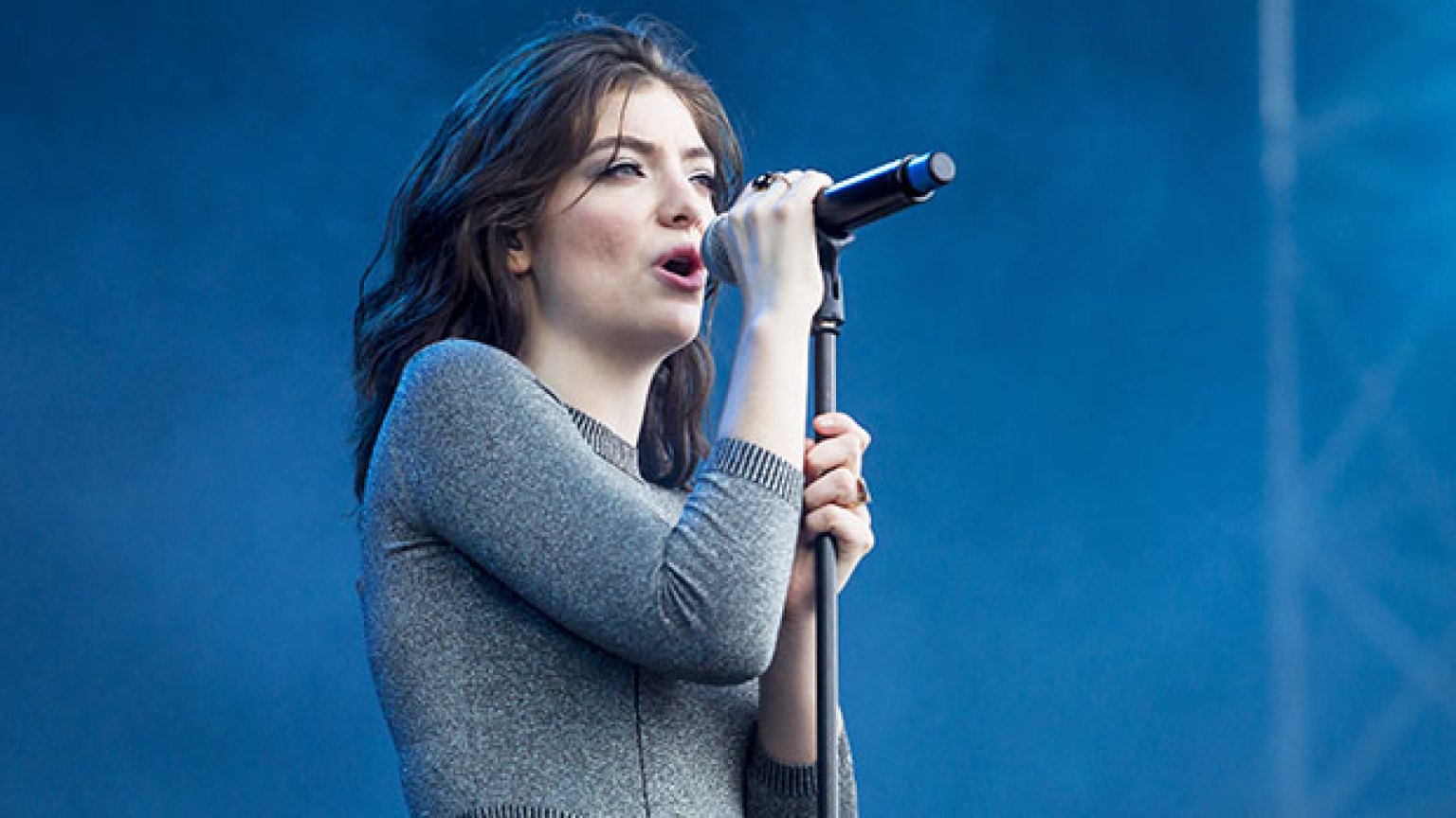 Lorde’s New Album ‘Solar Power’ Release Date, Song Titles, & More